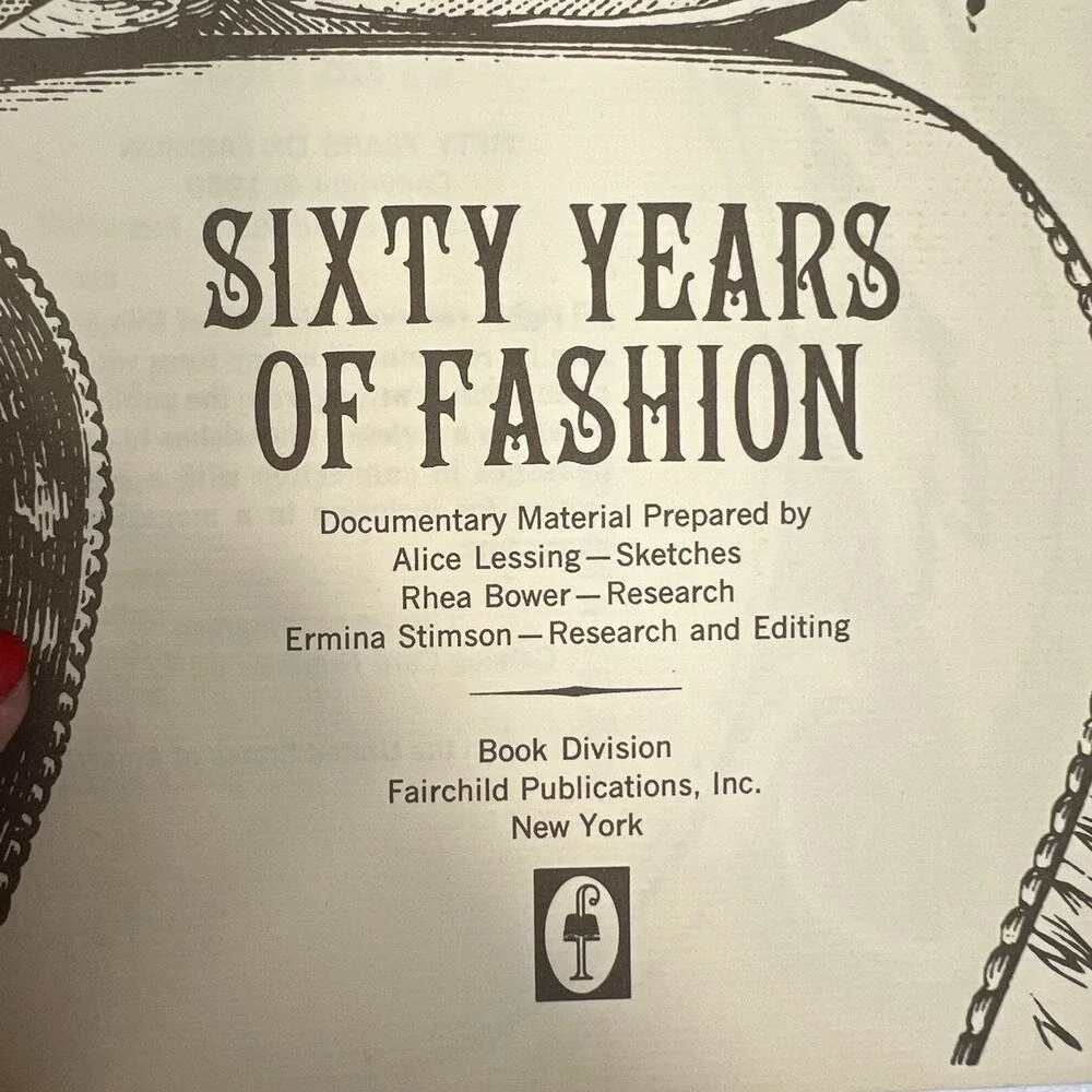 Sixty Years of Fashion 1900-1960 The Evolution of Women's Styles‎ in America